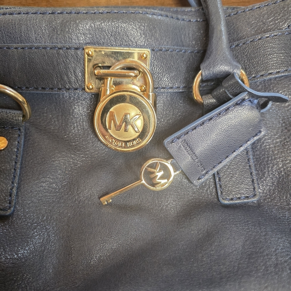 Michael Kors Hamilton Satchel with Matching Wallet Set - Picture 8 of 13